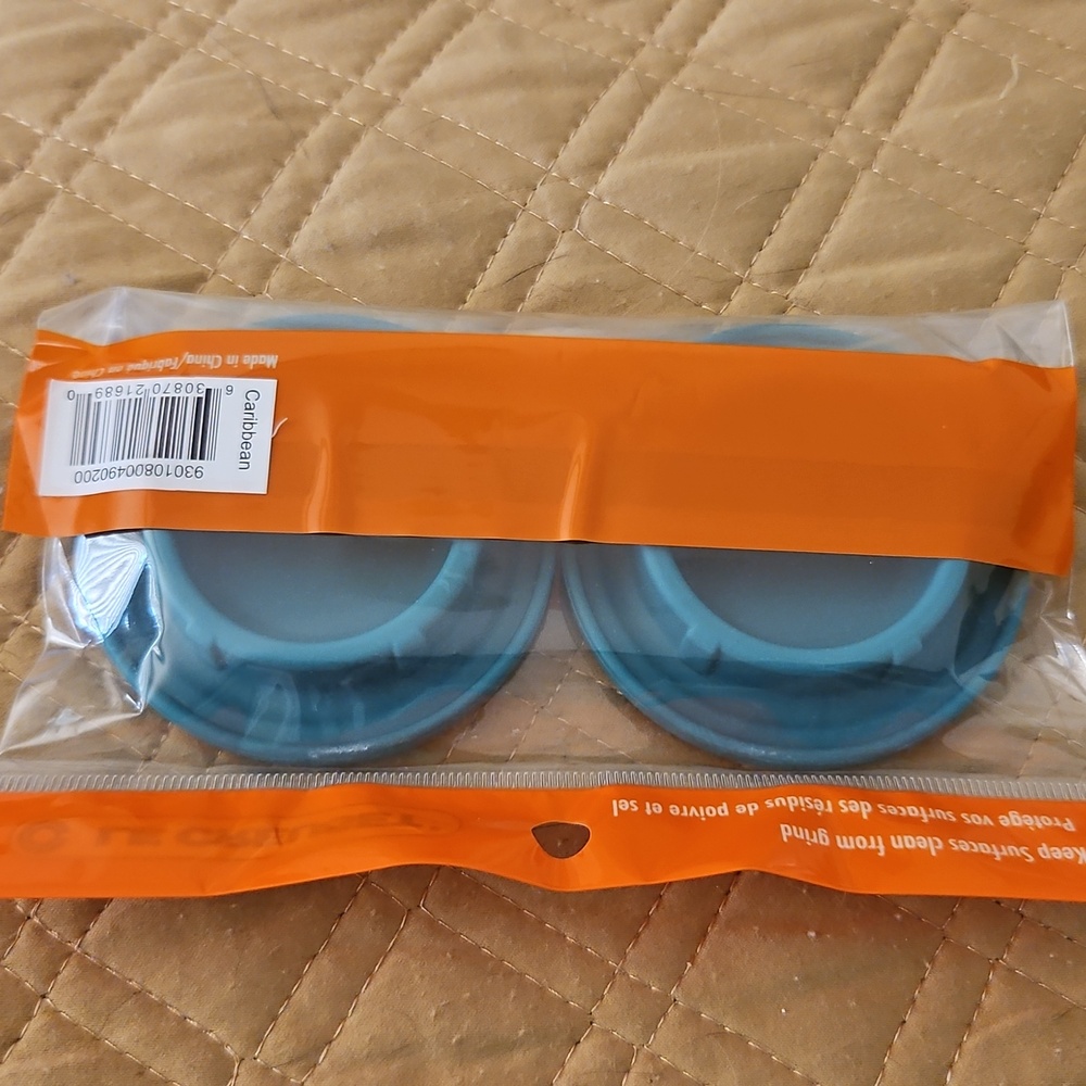 Le Creuset Mill Caps - Picture 2 of 2
